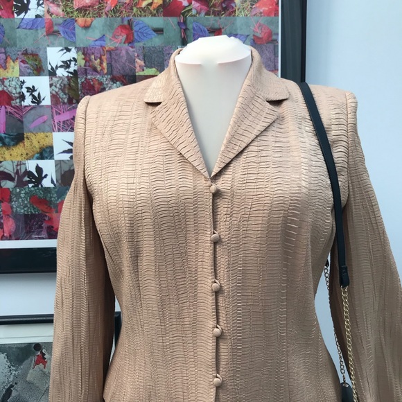 KASPER Skirt Suit. - Picture 2 of 11